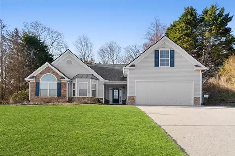 6728 Carriage Walk Ln, Flowery Branch, GA 30542