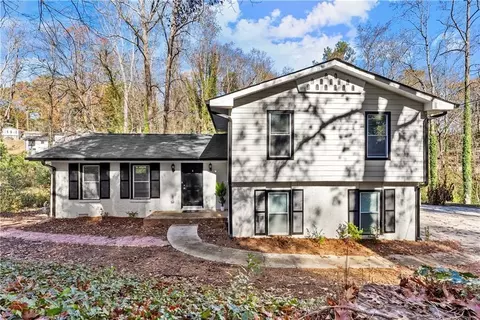 5916 Simone Dr, Stone Mountain, GA 30087