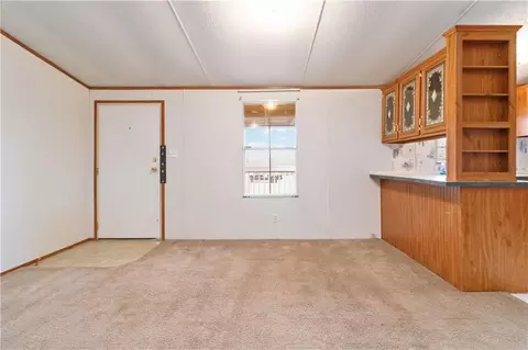 Living - 337 Stringer Ln, Jefferson, GA 30549 photo 5 of 5