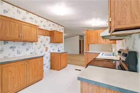 Kitchen - 337 Stringer Ln, Jefferson, GA 30549 photo 2 of 4