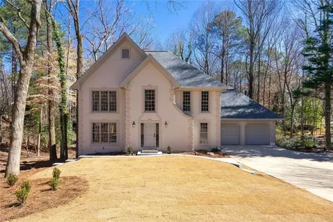 320 Woodlake Ct, Alpharetta, GA 30005