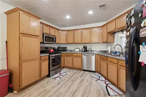 Kitchen - 1902 Elm Park Dr, Hampton, GA 30228 photo 1 of 2