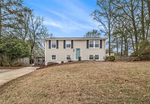 Exterior - 6645 Doublegate Ln, Rex, GA 30273 photo 2 of 9