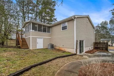 Exterior - 6645 Doublegate Ln, Rex, GA 30273 photo 7 of 9