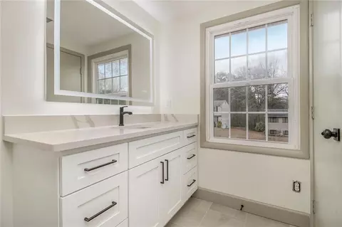 Bath - 6645 Doublegate Ln, Rex, GA 30273 photo 2 of 3