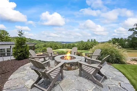 81 Lookout Pt, Toccoa, GA 30577 photo 2