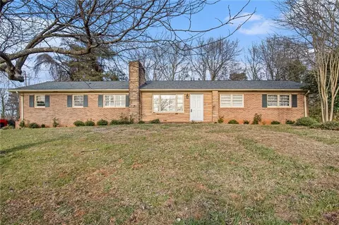 382 Skyland Dr, Cornelia, GA 30531