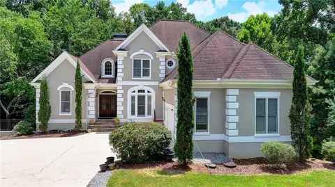 4580 Lakefield Bnd, Berkeley Lake, GA 30096