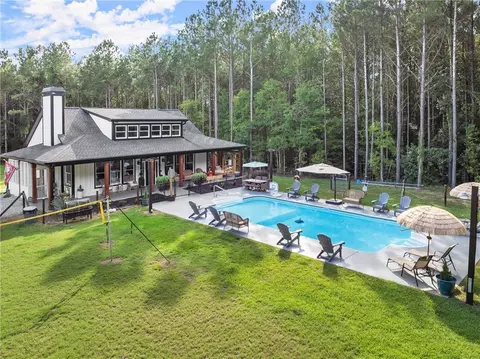 5080 Cobb Griffin Rd, Gillsville, GA 30543