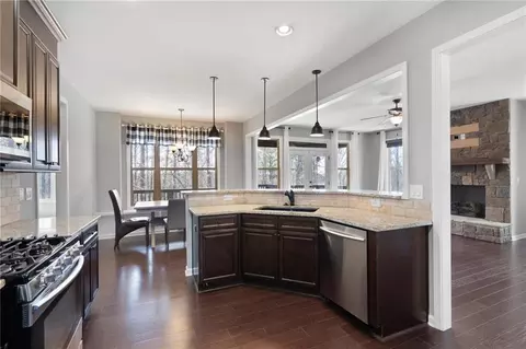 702 Ridgeway Ct, Canton, GA 30114 photo 6