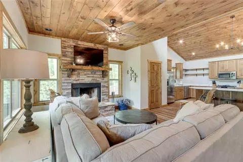 487 Hillsdale Dr, Ellijay, GA 30540
