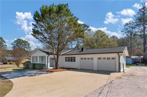 2709 Old Cedartown Rd, Lindale, GA 30147