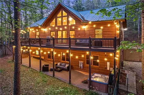 49 Zion Ct, Ellijay, GA 30540