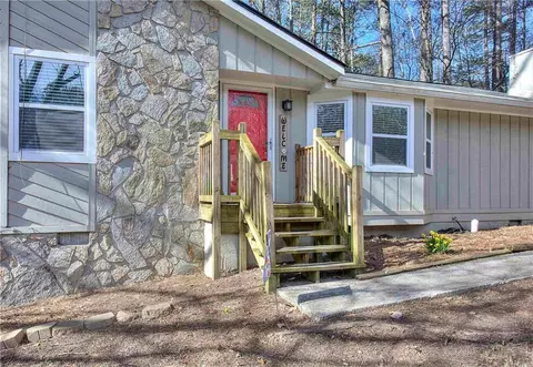 2493 Cherie Glen Trl, Snellville, GA 30039