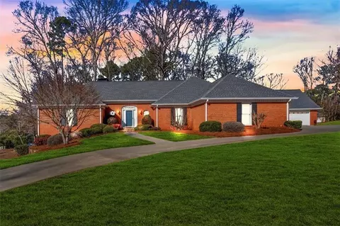 12195 Mountain Laurel Dr, Roswell, GA 30075