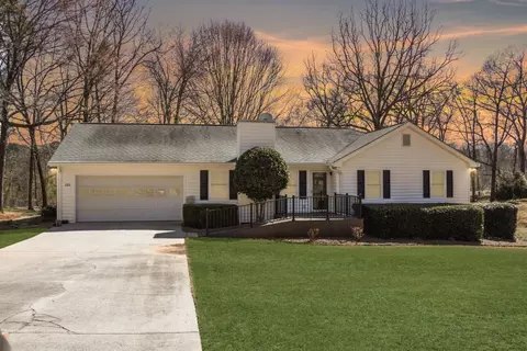 292 Cedar Ridge Dr, Braselton, GA 30517