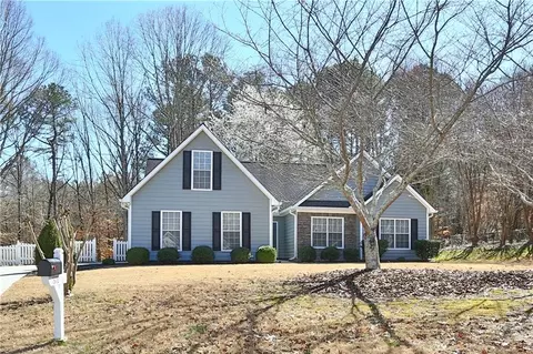 1670 Hampton Walk Dr, Hoschton, GA 30548