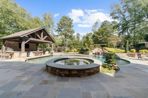 Exterior - 3034 Watsons Bnd, Milton, GA 30004 photo 6 of 18