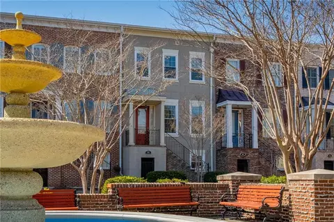 961 Persimmon Pt, Atlanta, GA 30328