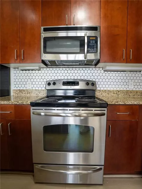 Kitchen - 5300 Peachtree Rd #3506, Chamblee, GA 30341 photo 6 of 6
