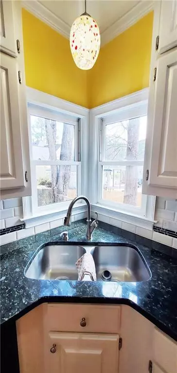 Kitchen - 2899 Greystone Cv, Chamblee, GA 30341 photo 5 of 6