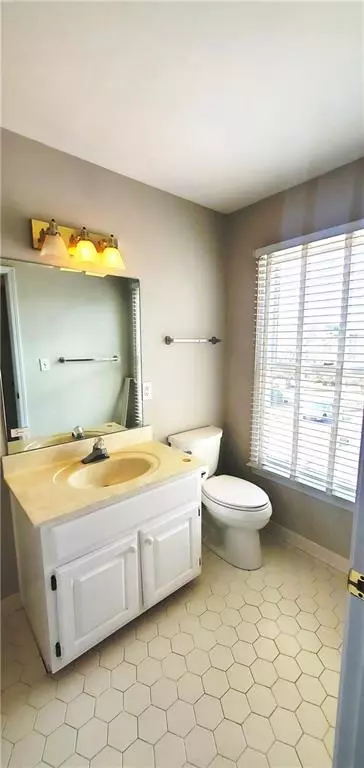 Bath - 2899 Greystone Cv, Chamblee, GA 30341 photo 3 of 5