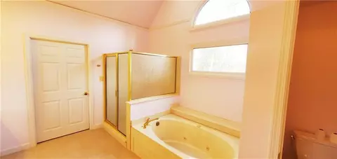 Bath - 2899 Greystone Cv, Chamblee, GA 30341 photo 2 of 5