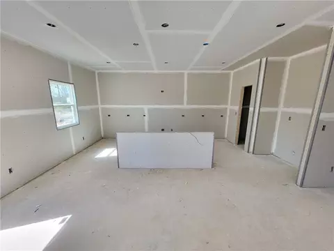 Entry Way - 470 Silverleaf Trl, Bethlehem, GA 30620 photo 3 of 13