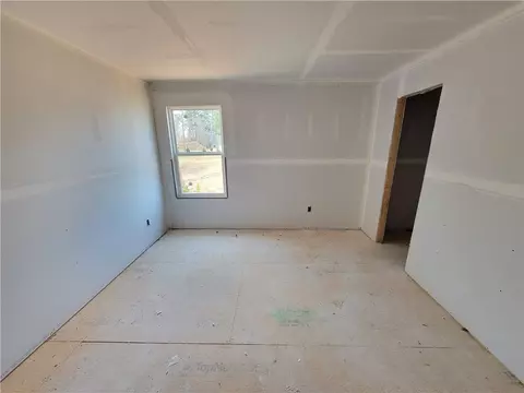 Bedroom - 470 Silverleaf Trl, Bethlehem, GA 30620 photo 7 of 9