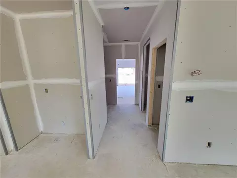 Entry Way - 470 Silverleaf Trl, Bethlehem, GA 30620 photo 5 of 13