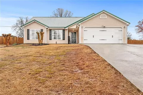 925 Justin Dr, Winder, GA 30680