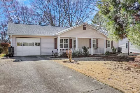 1006 Walnut Dr, Lawrenceville, GA 30044