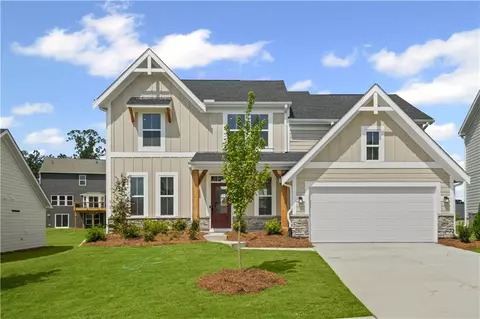 660 Crystal Lake Pkwy, Hoschton, GA 30548