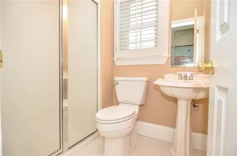 Bath - 11385 Donnington Dr, Duluth, GA 30097 photo 4 of 5
