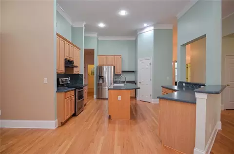 Kitchen - 11385 Donnington Dr, Duluth, GA 30097 photo 2 of 5