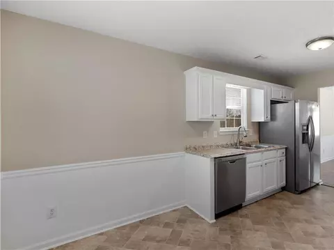 Kitchen - 195 Brighton Dr, Covington, GA 30016 photo 5 of 5