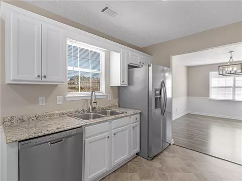 Kitchen - 195 Brighton Dr, Covington, GA 30016 photo 4 of 5