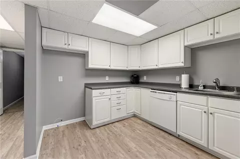 Kitchen - 587 Morgan Ct, Hampton, GA 30228 photo 4 of 4