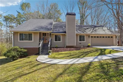 1108 Gwens Trl SW, Lilburn, GA 30047