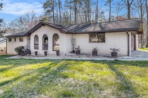 4551 Cherie Glen Trl, Stone Mountain, GA 30083