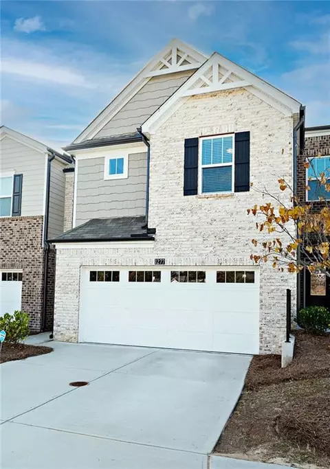1277 Sunny Lake Dr, Lawrenceville, GA 30043