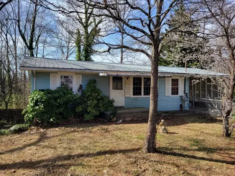 3691 Rosedale Cir, Gainesville, GA 30506