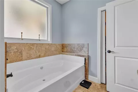 Bath - 9204 Malcolm Dr, Covington, GA 30014 photo 3 of 5