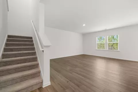 Living - 1213 Arnhem Dr, Hampton, GA 30228 photo 2 of 3