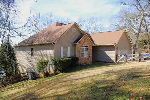 233 Weavers Lake Front Rd, Jackson, GA 30233