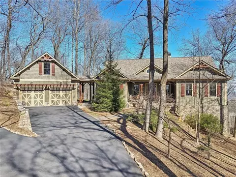 2084 Ridgeview Dr, Big Canoe, GA 30143