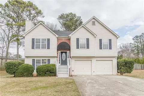 71 Farm St, Hiram, GA 30141
