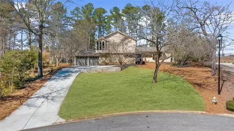 230 N Talbot Ct, Roswell, GA 30076