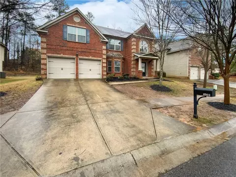 6503 Foggy Oak Dr, Fairburn, GA 30213