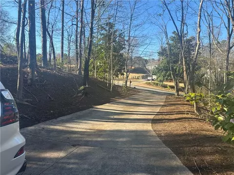 5860 Elm Tree Dr, Buford, GA 30518 photo 19